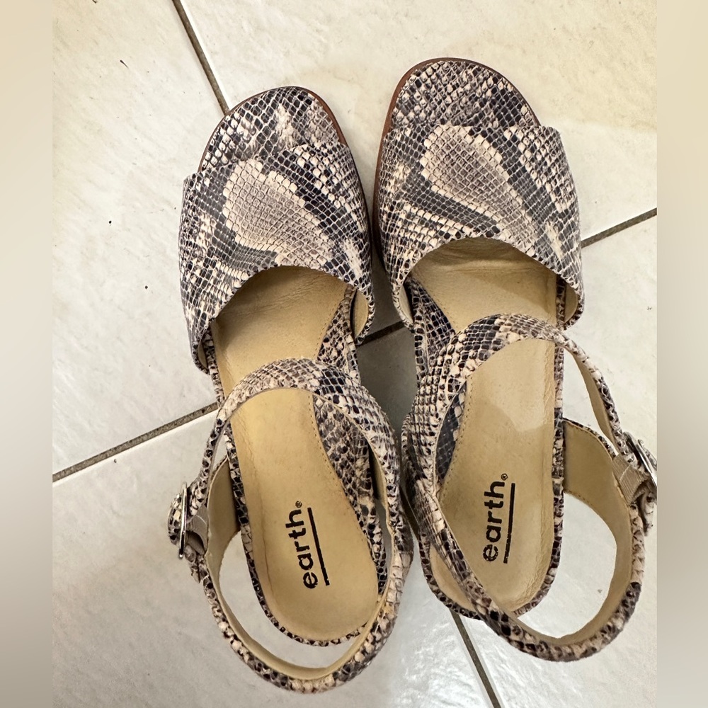 Earth Murano Haze Taupe Multi Shiny Python 7.5 B (M)